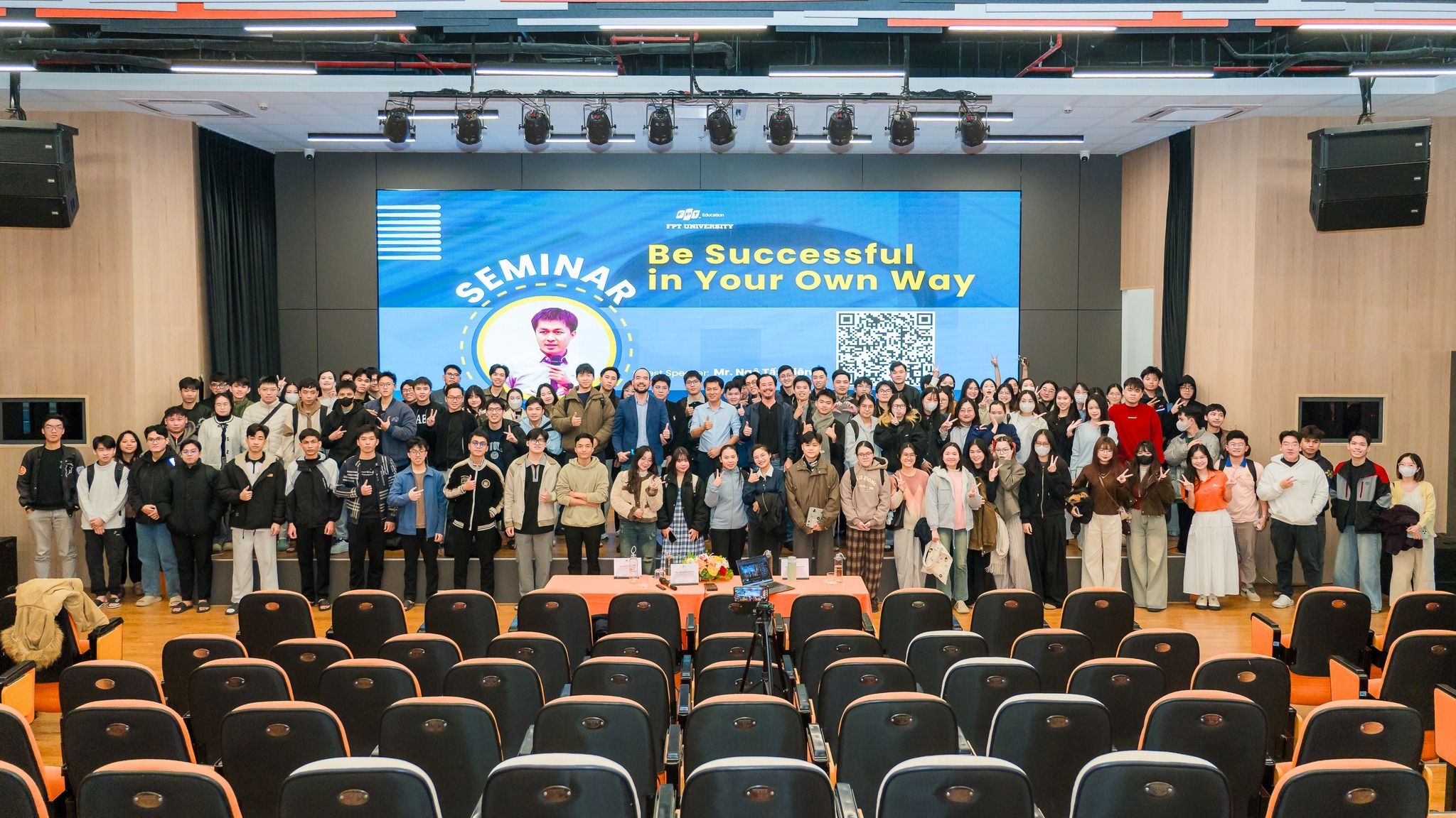 Cảm Hứng Khởi Nghiệp: CEO Skoolib Ngô Tấn Tiên Chia Sẻ tại Đại học FPT